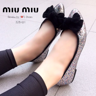 พร้อมส่งแบบใหม่มาแรงส์เวอร์ !!! รองเท้าคัชชู STYLE MIU MIU ที่เห็นแล้ว Like เลย ทำจากผ้ากรีตเตอร์ ใส