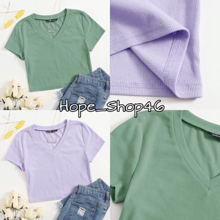 พร้อมส่ง เสื้อครอปคอวีแขนสั้นผ้าร่องเล็ก น่ารักมาก มี2สี