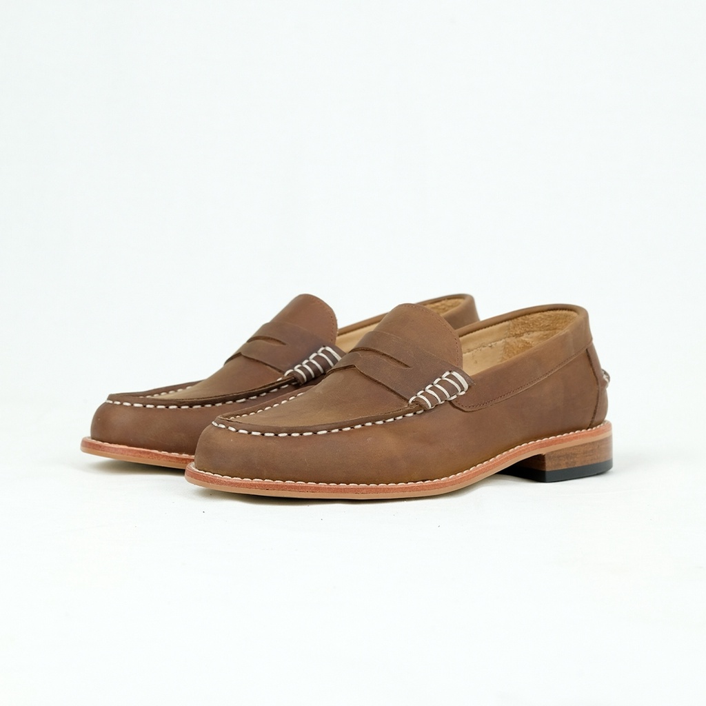 Moonlife Rosee - Brown oil nubuck รองเท้าหนังกลับ ทรงโลฟเฟอร์ สีน้ำตาล