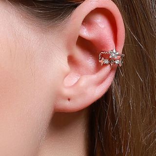 ต่างหูหนีบดาว คริสตัล ¤☆\ • Star Ear cuff