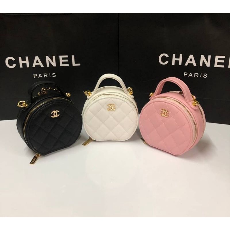 กระเป๋า Chanel mini round vanity bag 12 cm หนังแท้