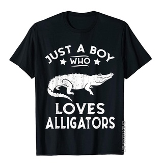 เสื้อยืดผ้าฝ้าย ใหม่ เสื้อยืดลําลอง ผ้าฝ้าย แขนสั้น พิมพ์ลาย Just A Boy Who Loves Alligators สไตล์เรโทร สําหรับผู้ชาย คร