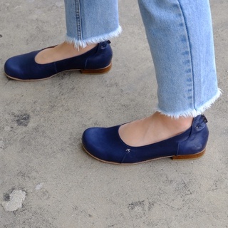 Criss Cross loafer - รองเท้าคัทชูหนังวัวแท้ สี Navy