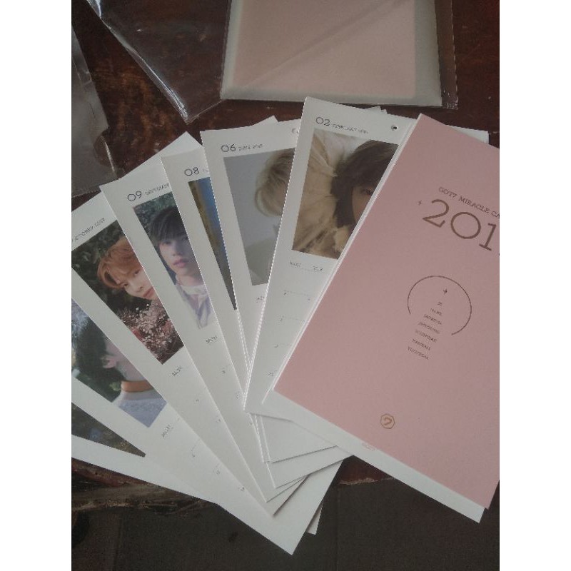 2019 GOT7 CALENDAR โปสการ์ด + สติ๊กเกอร์อย่างเป็นทางการ BENEFIT