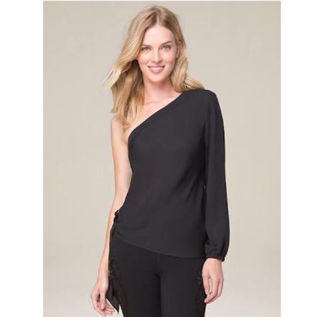 เสื้อ Bebe O-Ring One Shoulder Top ไซส์ XXS