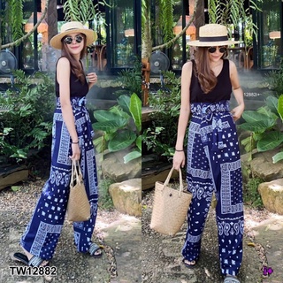 TW12882Set 3 ชิ้น เสื้อกล้ามสีดำ เนื้อผ้าเรยอน กับกางเกงขายาวผูกเอว ใส่สบายสุดๆ มาพร้อมผ้าคลุม เนื้อผ้า 100D ลายกราฟฟิกผ