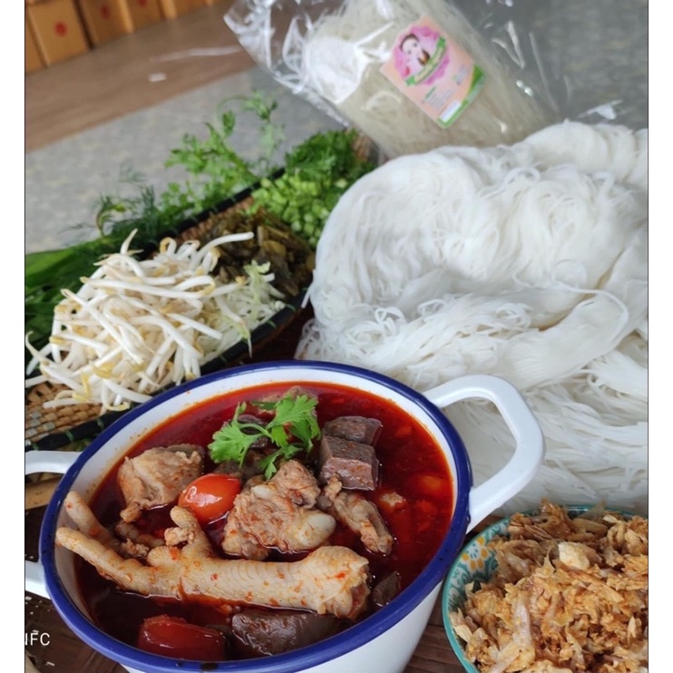 ชุดปาร์ตี้น้ำเงี้ยวสุดคุ้ม