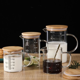 ถ้วยตวงมีสเกล พร้อมฝาไม้ ทรงกระบอก Glass Measuring Cup with Scale