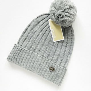 พร้อมส่ง ของแท้ Michael Kors Knit Beanie with Pom - Light Grey