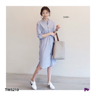 TW5219 Dress เดรสคอปีลายริ้ว ผ้า cotton ทรงมินิมอล เดรสเชิ้ตยาว ชุดใส่สบายๆ แขนศอกปลายแขนติดกระดุม งานใส่หลวมๆสวยค่ะ