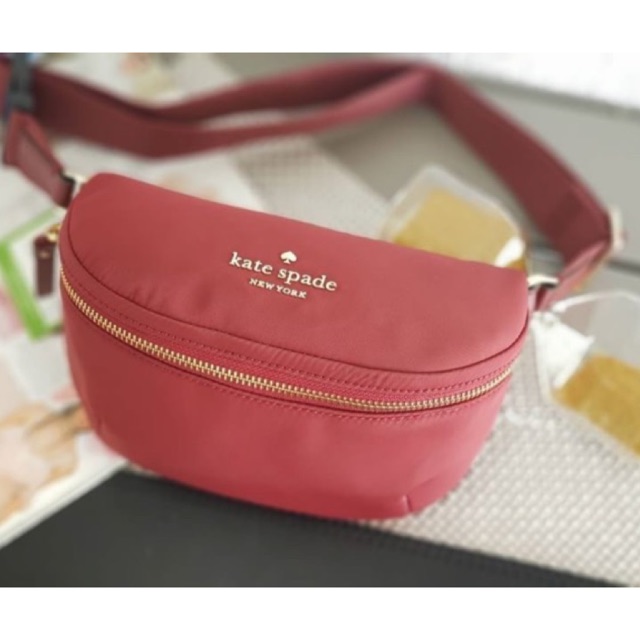 KATE SPADE Watson Lane Betty Nylon Belt Bag PXRU9088 กระเป๋าคาดอก ผ้าไน