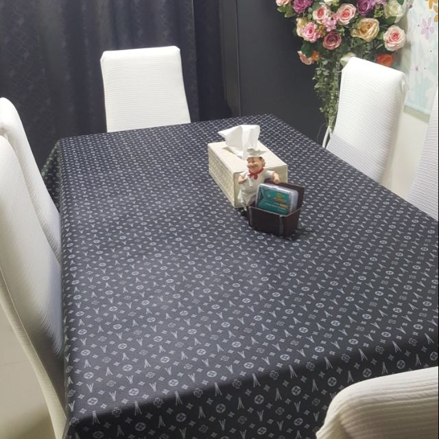 #ผ้าปูโต๊ะ pvc พื้นสีดำ กันน้ำ กันร้อน ขนาด 1.4m  X  2m