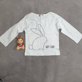 เสื้อแขนยาวสีเทา ลายกระต่าย Happy Bunny สำหรับเด็ก 6-12 เดือน น้ำหนักประมาณ 7-12 kg.