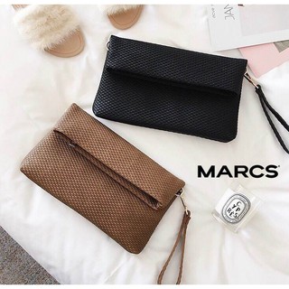 MARCS DETAIL CLUTCH BAG WITH STRAPS กระเป๋าถือหรือสะพายทรงคลัชหนังขึ้นลายสาน