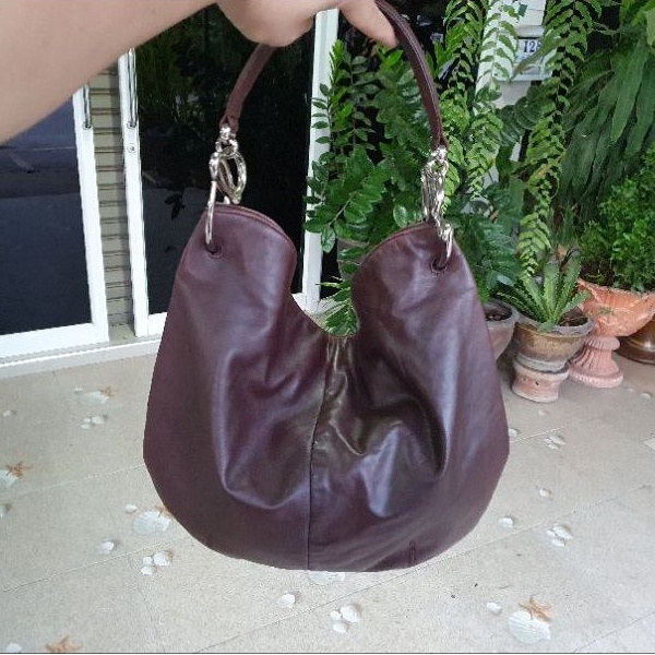 กระเป๋า Loewe leather shoulder bag (ของแท้มือสอง)