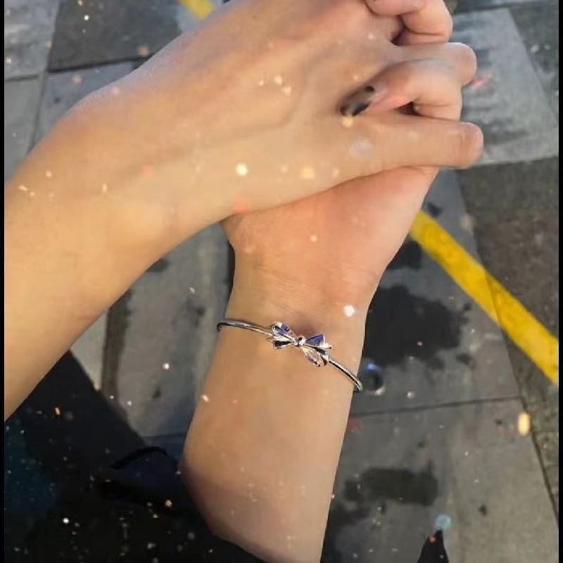 สร้อยข้อมือ ประดับโบว์ สามารถปรับได้ เข้ากับทุกการแต่งกาย แบบเรียบง่าย สําหรับนักเรียนหญิง