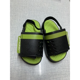 รองเท้าเด็กประมาน2ขวบยี่ห้อrider size 7USA, 22/23EUR ซื้อในห้างมา1,100 ส่งต่อราคามือ2 ถูกๆครับ