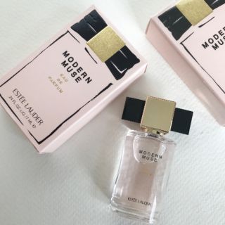 NO.018  Estee Lauder Modern Muse Eau De Parfum 7ml