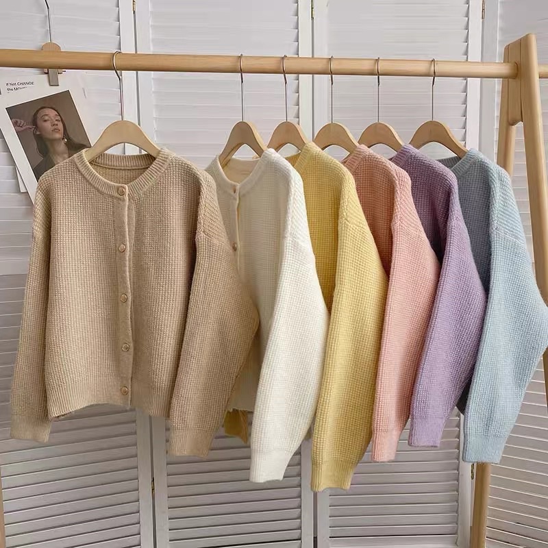 Somedays l🇰🇷Sugar cardigan ผ้าหนาตรงปก คาร์ดิแกนไหมพรมสไตล์เกาหลี ผ้าหนานุ่มดีเทลกระดุมทองดูหรูดูแพง ลุกคุณหนูมากๆ