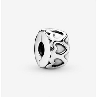 (พร้อมส่ง)*New*Pandora Band of Hearts Clip Charm