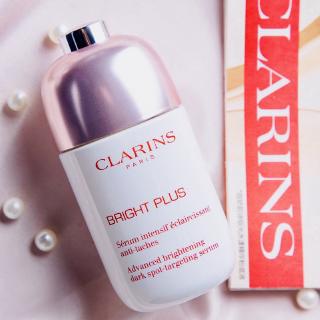 Clarins Bright Plus เซรั่มบำรุงผิวหน้า ฟื้นฟูผิวกระจ่างใส ลดจุดด่างดำ ขนาด 50 มล.