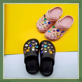 Jibbitz Crocs กระดุมอัญมณี ประดับเพชร ถอดได้ อุปกรณ์เสริมรองเท้า สไตล์คลาสสิก สําหรับผู้หญิง