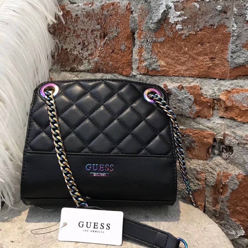 กระเป๋าสะพายข้าง Guess คอลใหม่ Shopee Thailand