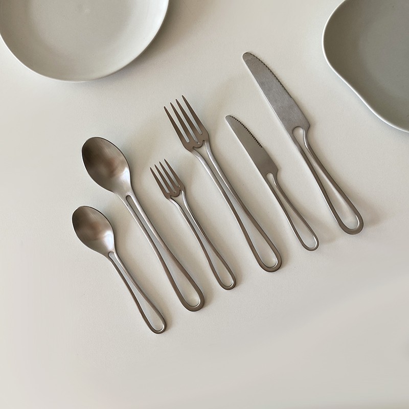 พร้อมส่ง ช้อนส้อมมีดสแตนเลส เนื้อเงา สไตล์เกาหลี ช้อนส้อมอาหาร ช้อนส้อมคาเฟ่