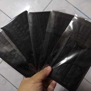 พร้อมส่ง หน้ากากอนามัยสีดำ หนา 4 ชั้นรุ่นใหม่ หนากำลังดี​ใส่สบาย ป้องกัน PM2.5 กันเชื้อโรค รุ่นL1