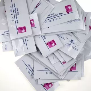 พร้อมส่ง 5 ชิ้น/ชุด ที่เทสตั้งครรภ์ ตรวจตั้งครรภ์ แผ่นเทสตั้งครรภ์ HCG pregnancy test แถมฟรีถ้วย