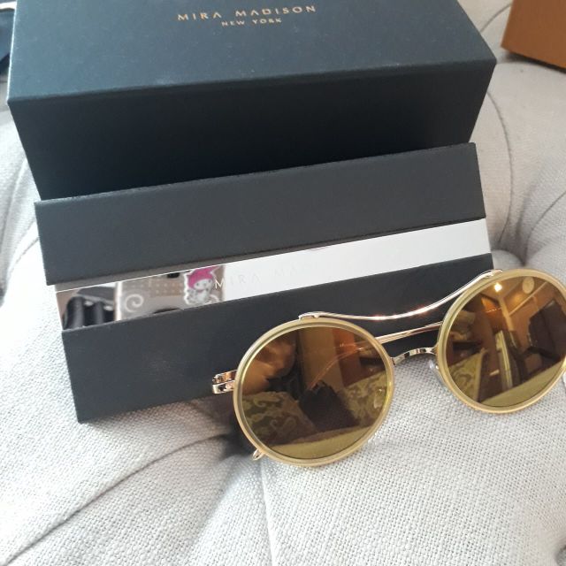 แว่นกันแดด mira madison