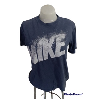 เสื้อยืดกีฬา THE NIKE TEE SIZE XL มือ2