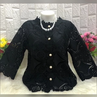 เสื้อผู้หญิงกระดุมหน้า งานสวยเนื้อผ้าดี มีชับใน รอบอกใส่ได้ตั้งแต่ 38-40-42 นิ้วและอก 44-46-48 นิ้ว งานฟรีไซส์ (รหัส D)