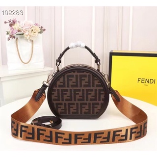 🔥ผ่อนได้🔥Fendi Round สะพายข้าง Size 24 cm งาน Original อุปกรณ์ : Full Box Set