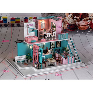 บ้านตุ๊กตา DIY ชุด Pink Café บ้านจิ๋ว พร้อมส่งทันที โมเดลร้านขนม ร้านกาแฟจิ๋ว คาเฟ่จิ๋ว มีฝาครอบ+กล่องดนตรี