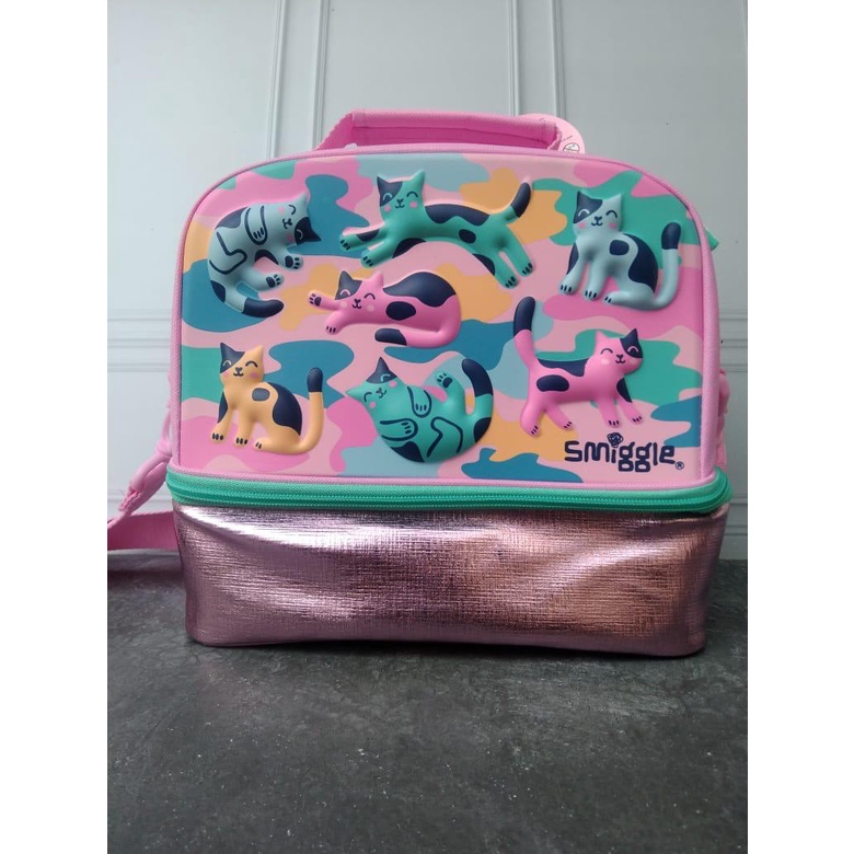 Smiggle ILLUSION HARDCASE LUMNCHBAG CAT - ถุงอาหารกลางวัน SMIGGLE