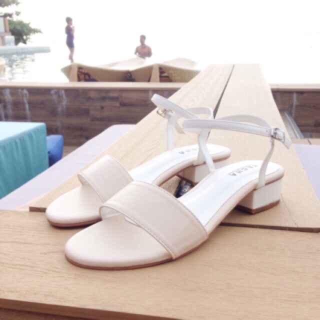 Tacha brand : two tone beige