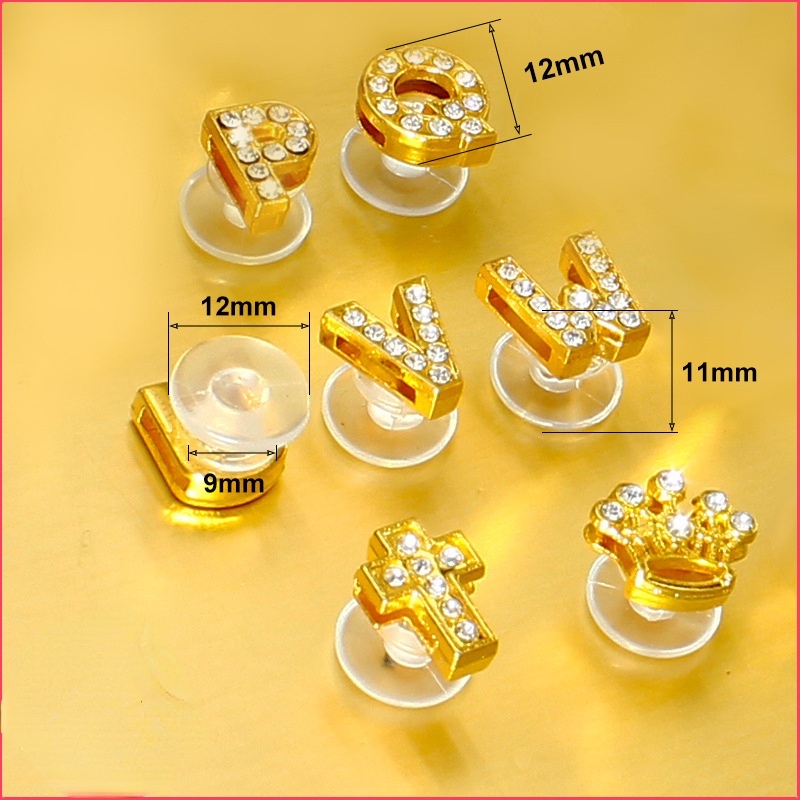 Gold Letter jbt เพชรปักโลหะออกแบบ jbt ตัวอักษร AZ Charms Pins สําหรับผู้หญิงตกแต่งรองเท้าอุปกรณ์เสริ