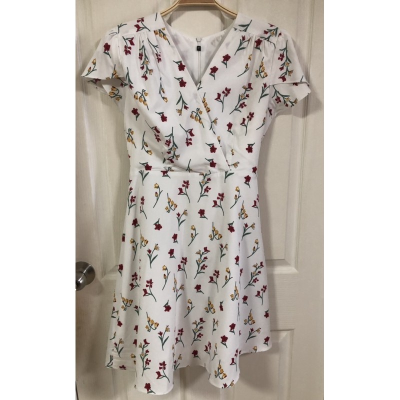 เดรสสั้นลายดอก งานร้าน esfera