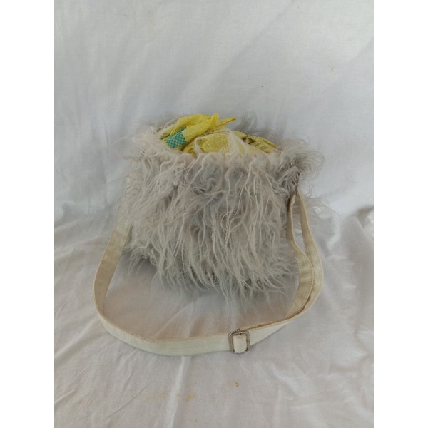 กระเป๋าสะพาย Cecil McBee