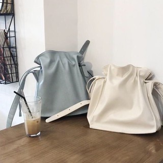 กระเป๋ามินิมอลรุ่น “Cloudy bag” ⛅️ หนังนิ่ม สีฟ้า/ขาว