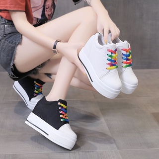 รองเท้าผ้าใบ ส้นสูง 35-40 (สีขาว สีดํา) 8 ซม. /3.2 นิ้ว **PRE-ORDER