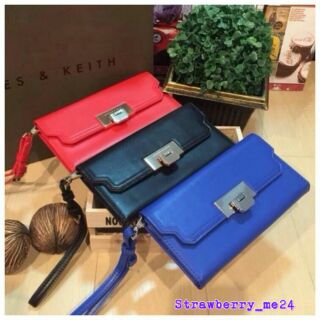 CHARLES &amp; KEITH WALLET กระเป๋าเงินใบยาวมีสายคล้องมือ(สามารถปลดสายคล้องมือออกได้) สะดวกในการใช้งาน