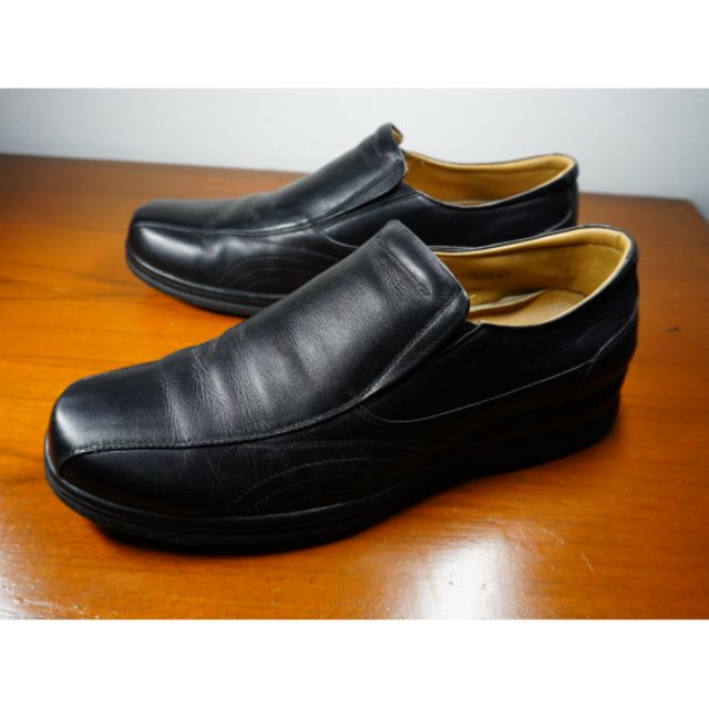 รองเท้าหนังผู้ชายสีดำ​  มือสอง​  ยี่ห้อ​ Taywin​