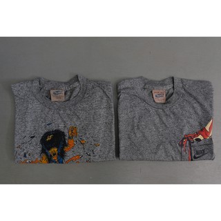 เสื้อยืดคอกลม sneakers