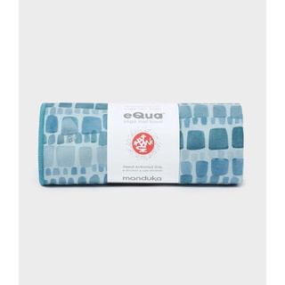 Manduka ผ้าโยคะ eQua® Mat Towel - Patina Squares