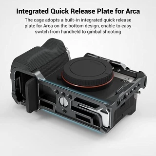 SmallRig โครงใส่กล้อง พร้อมที่จับด้านข้าง สำหรับ Sony A7C 3212B