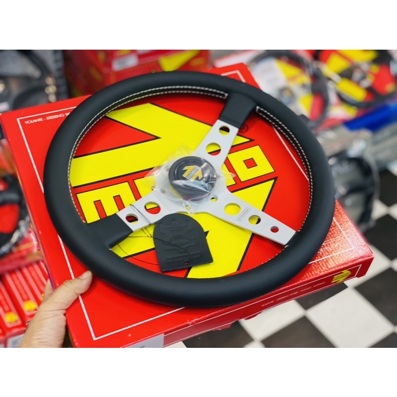 พวงมาลัย MOMO PROTOTIPO SILVER แท้ อิตาลี่ 350 มม.