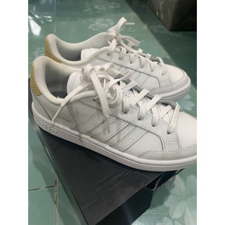 ส่งต่อ รองเท้า Adidas แท้100% สภาพ95% ใส่ไป 1 ครั้ง size 38