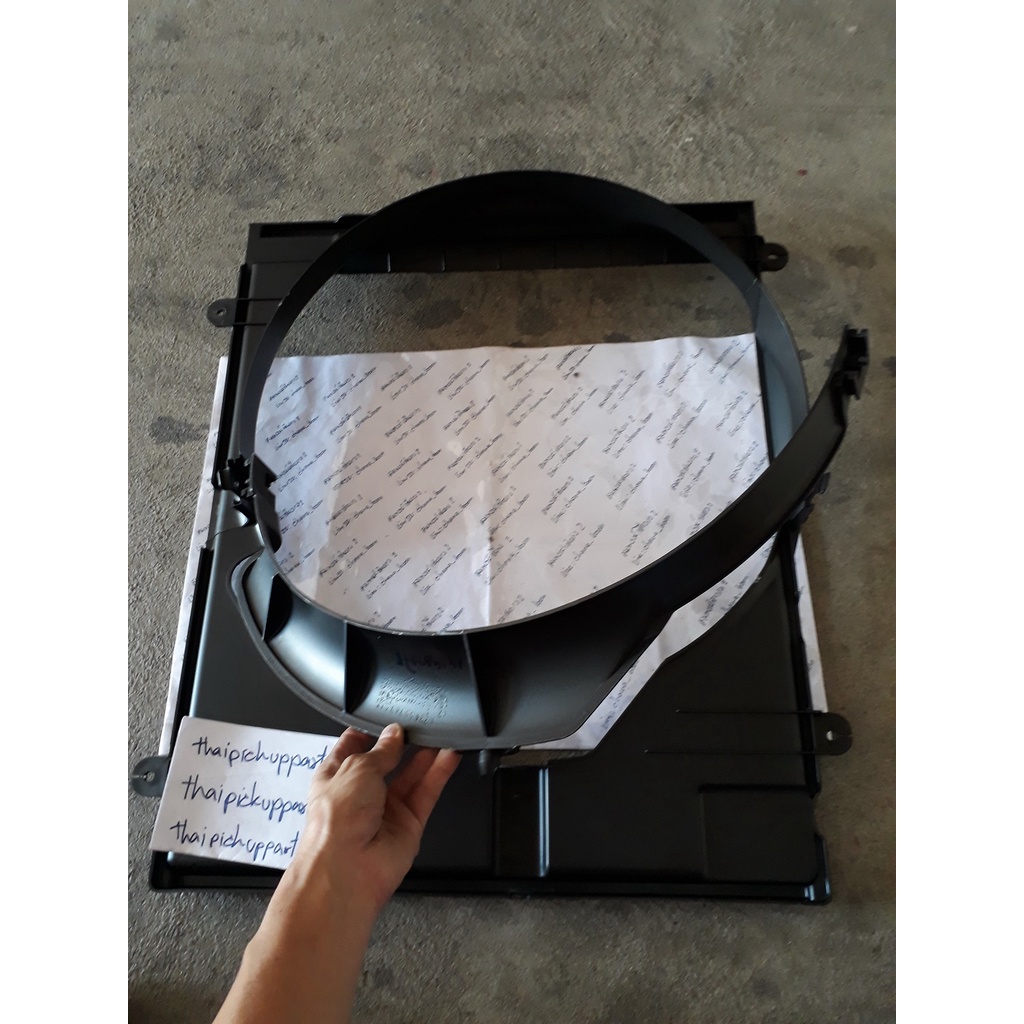 ( แท้ศูนย์ ) พลาสติก บังลมหม้อน้ำ ไททัน Triton 2015-2019 เครื่อง 4D56 ครบชุด ทั้งตัวบนและตัวล่างตามร